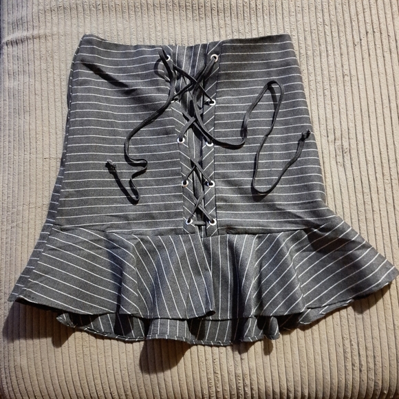 Sz Sml girls skirt - Picture 4 of 4